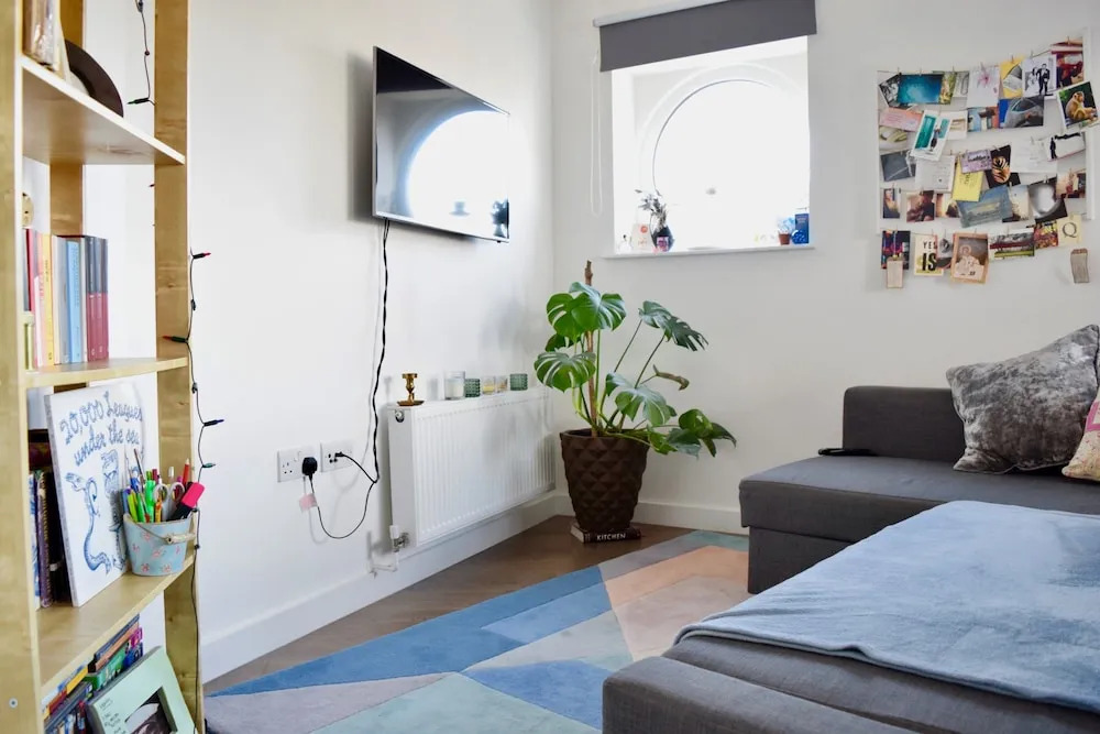 Homely 1 Bedroom Southwark Flat With Balcony