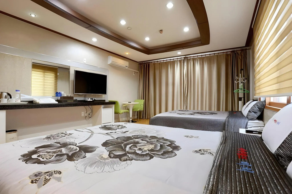 Gyeongpo Emerald Beach Hotel