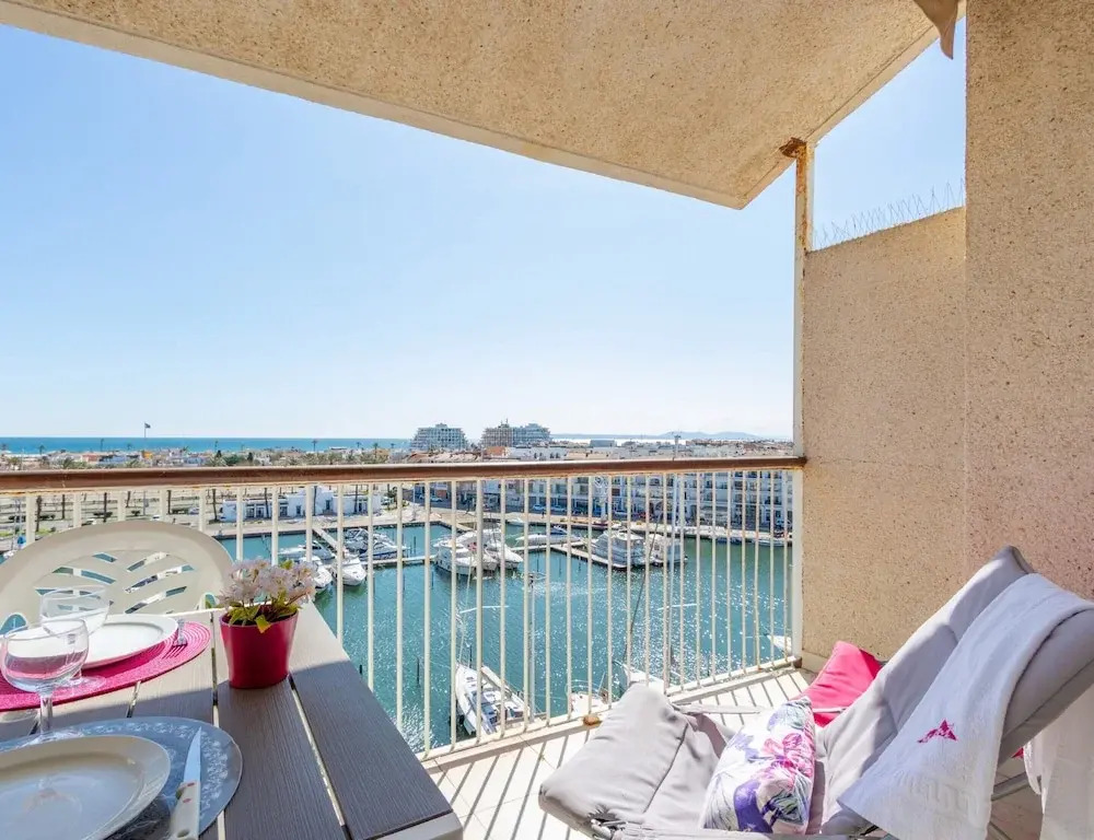 Top-floor Views in Empuriabrava