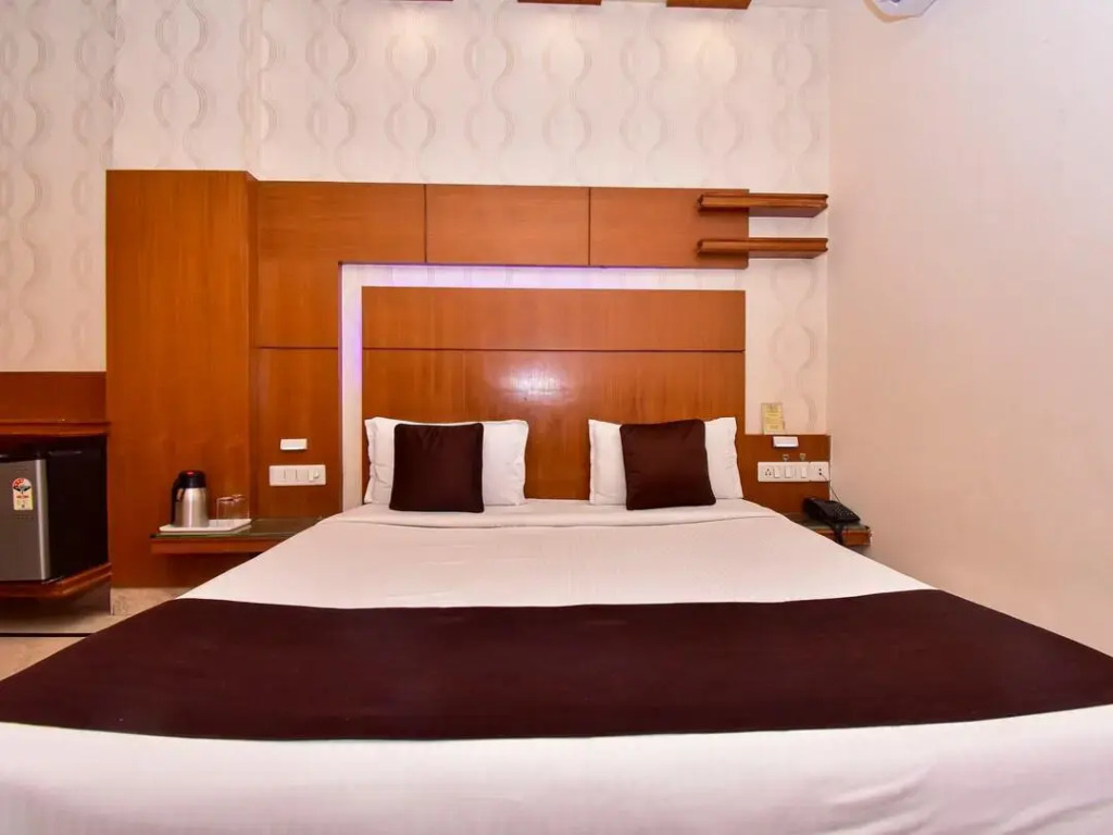 Hotel Basera Brij Bhoomi Vrindavan