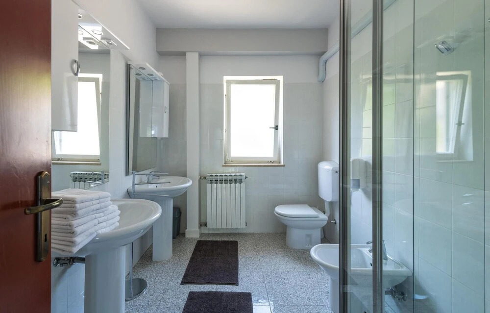 Beautiful Home in Ravni With Wifi and 3 Bedrooms
