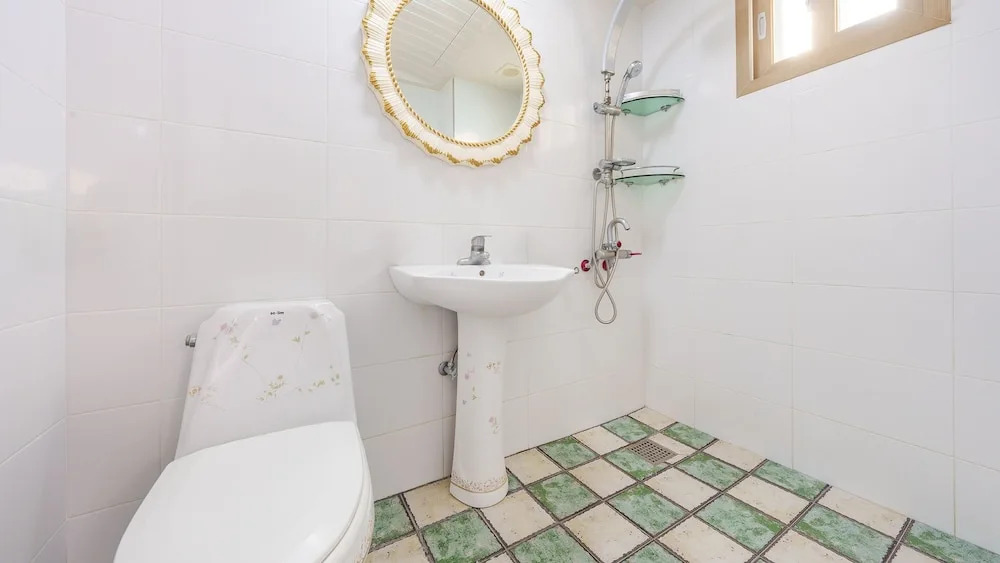 Geoje Forest-Morning Spa Pension