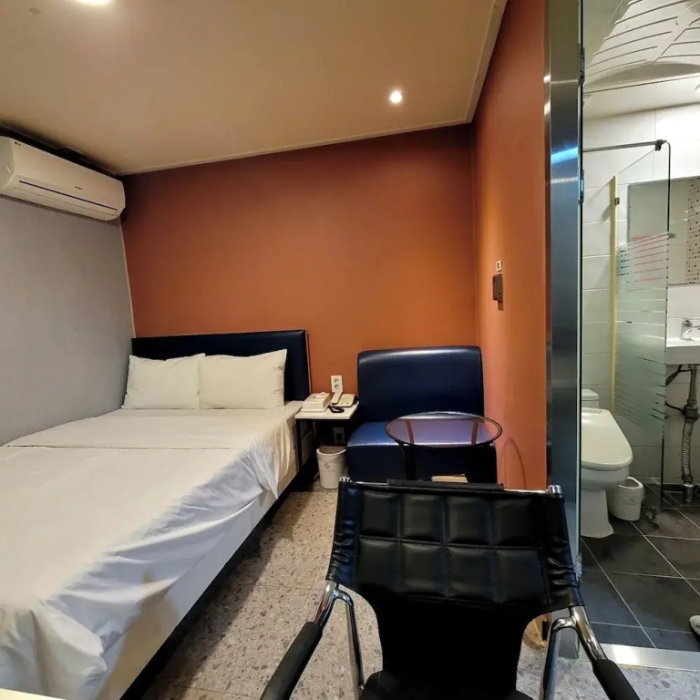SKY Motel