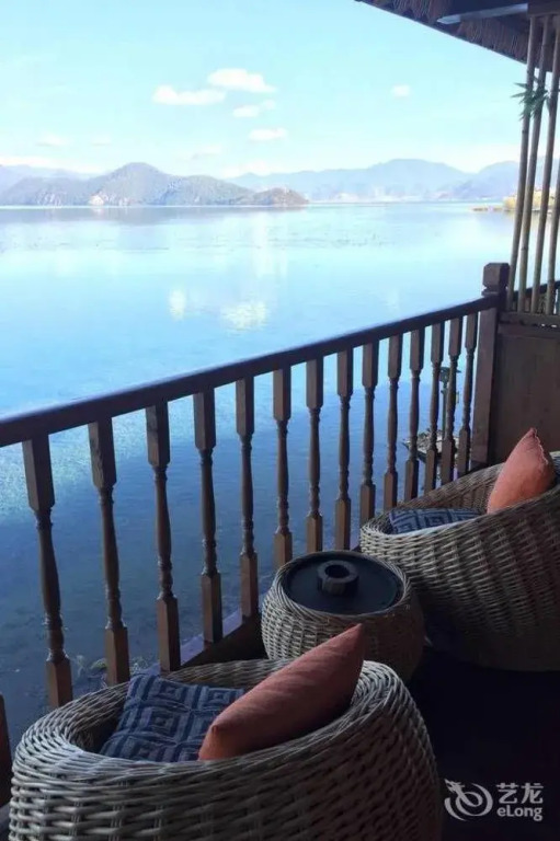 Lugu Lake Confused Years Inn