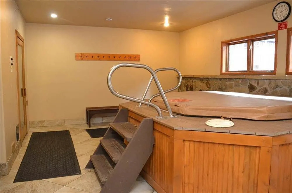 Riverbend Lodge Unit 120 by RedAwning