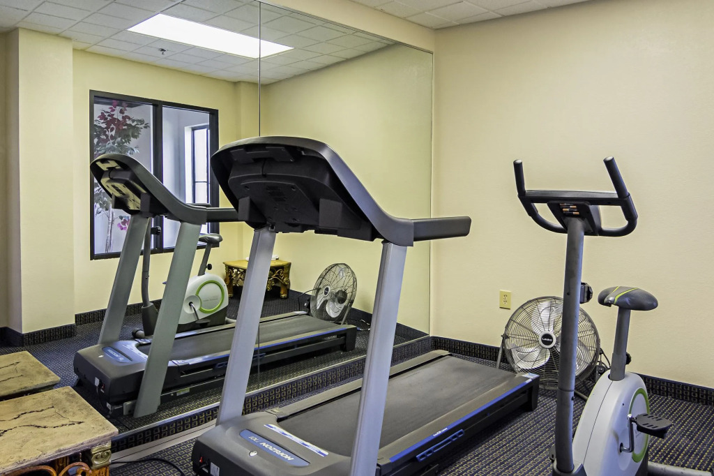 Red Roof Inn & Suites Fayetteville-Fort Bragg