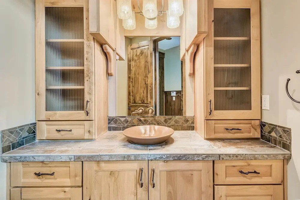13 Vine Maple Home 5 Bedrooms 5.5 Bathrooms Home