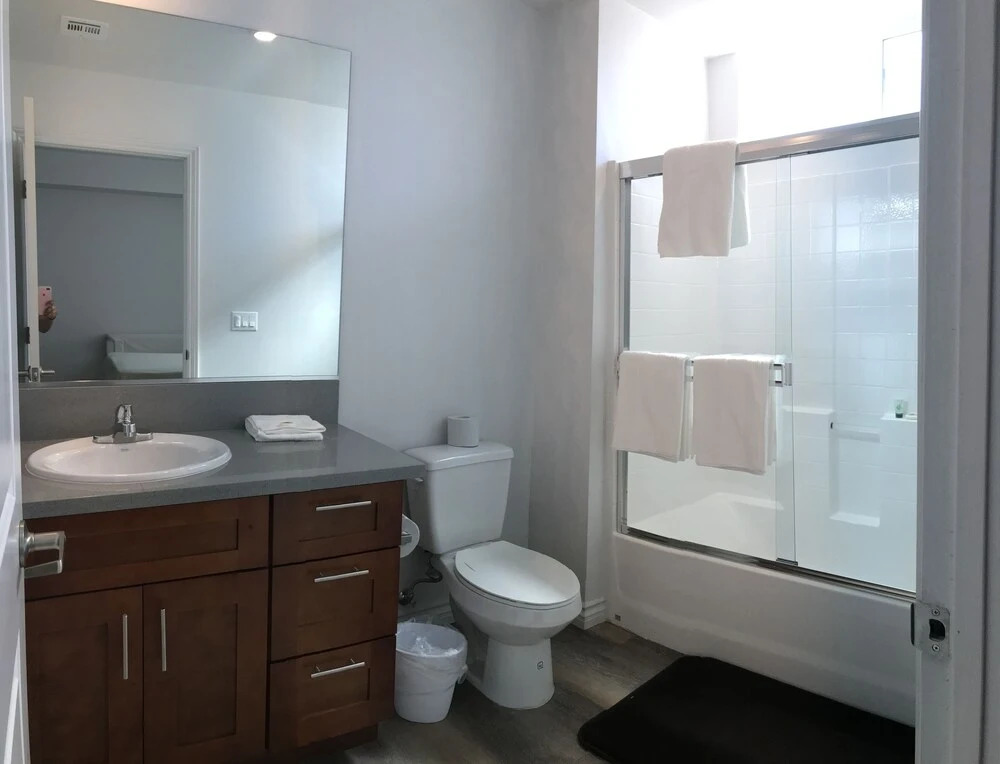 Fully Furnished Apartments near CSUN