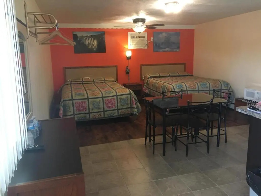 Sunparlor Motel