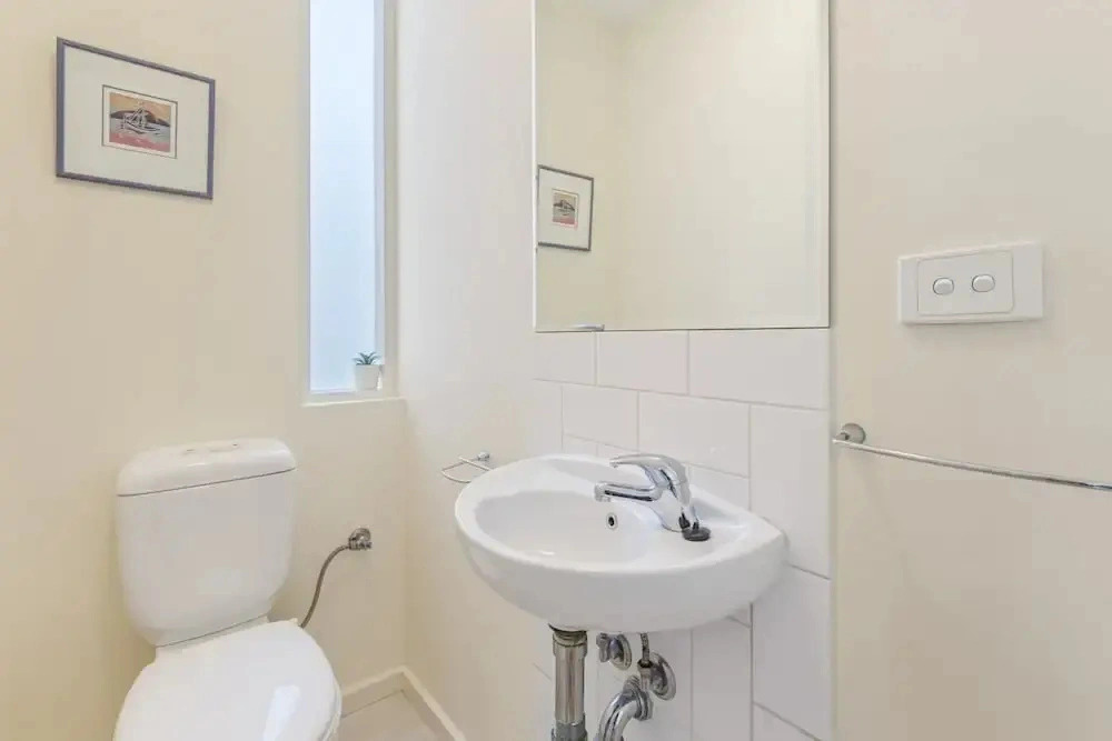 Gorgeous 2-bed Victorian Home in Artsy