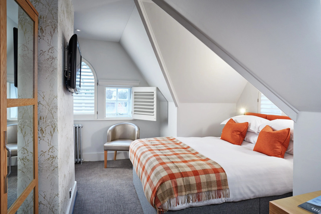 Barnett Hill - Luxury Hotel