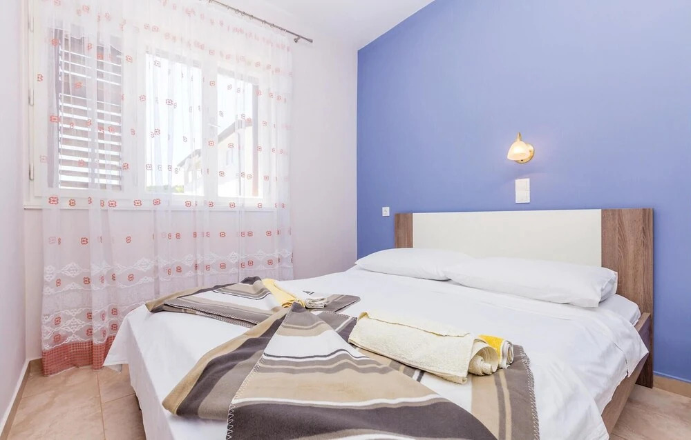 Amazing Home in Kampor With Wifi and 5 Bedrooms