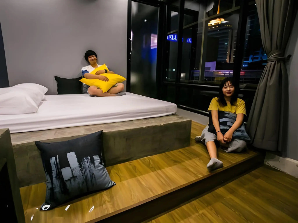 Silom Space Hostel