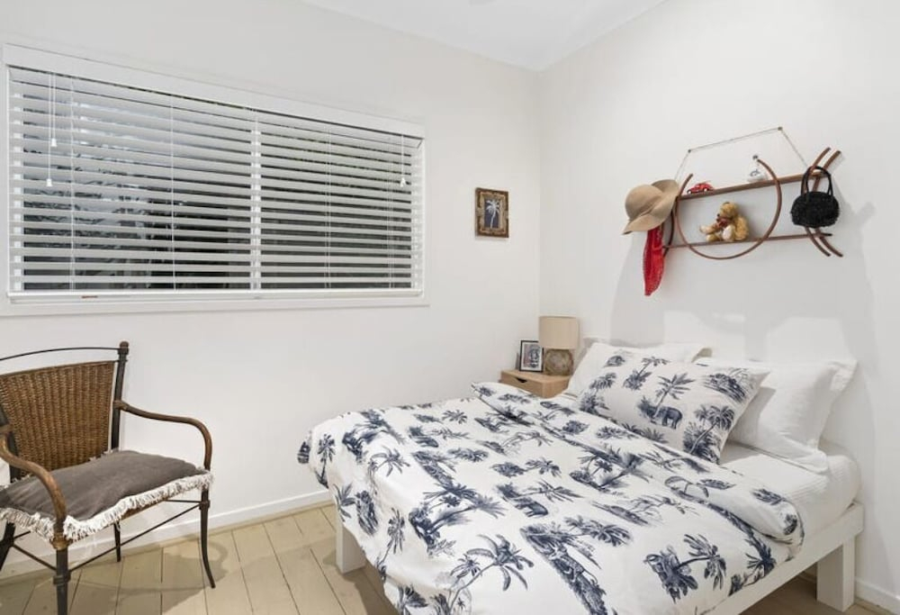 Burleigh Coastal Escape 4BR Home