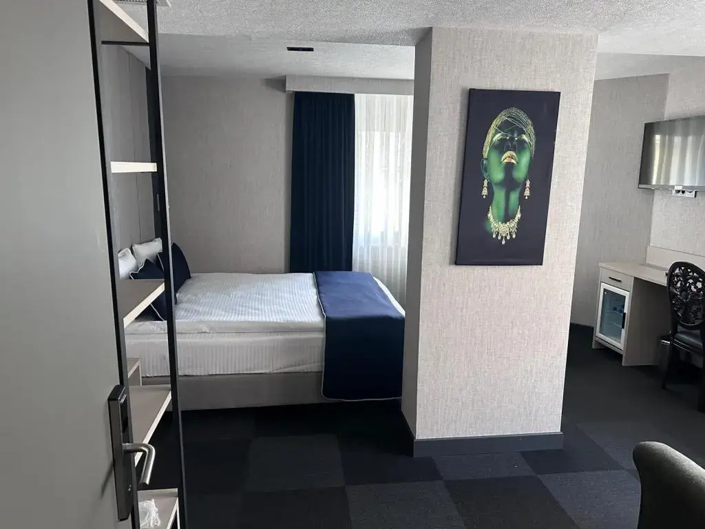 Lamore Hotel
