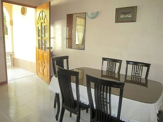 Roselas Apartelle