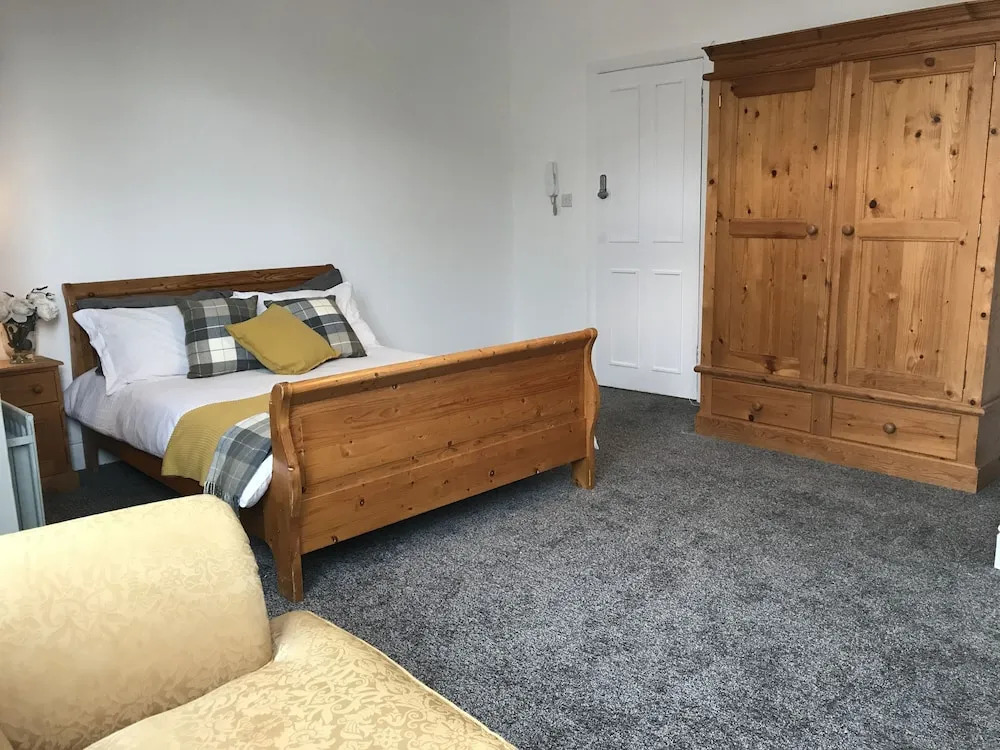 CLIFTON Apartments