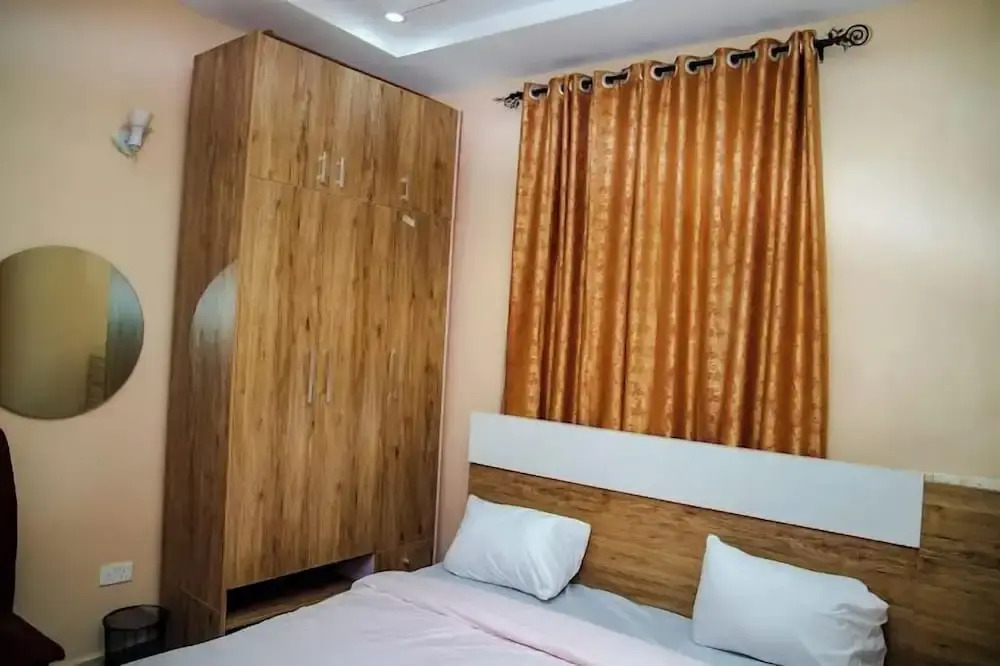 Star Diamond View Lounge and Suites
