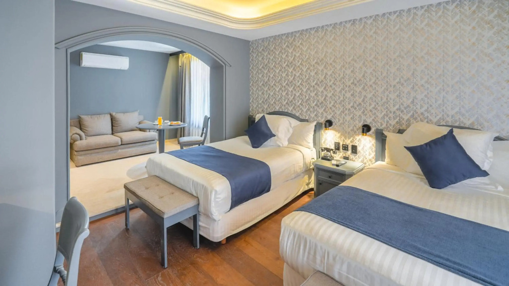 Hive Nápoles by G Hotels