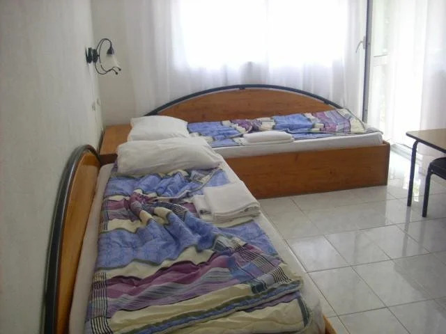 Lurd Family Hotel