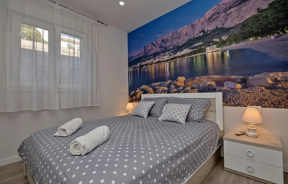Awesome Apartment in Makarska With Wifi and 1 Bedrooms