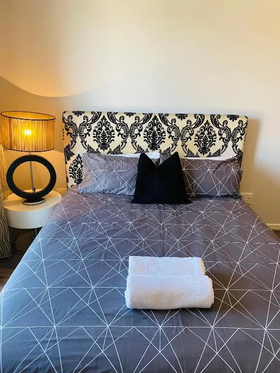 Immaculate & Central Apartment in Houghton