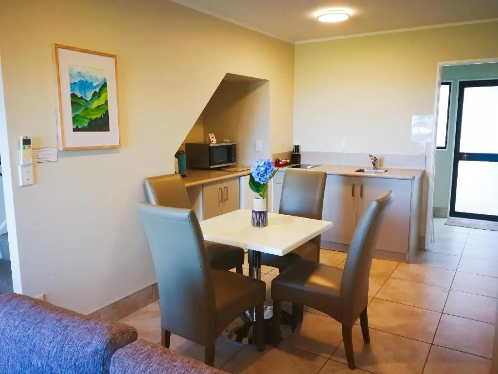 Le Chalet Suisse Motel Taupo