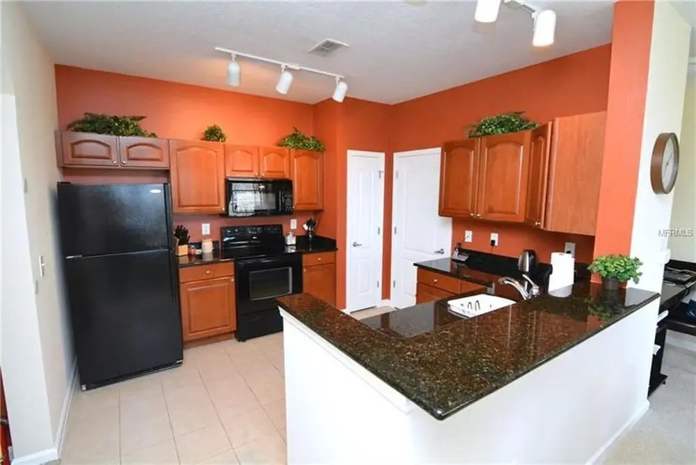 Stunning 3 bed Condo With Pictuersque Water View