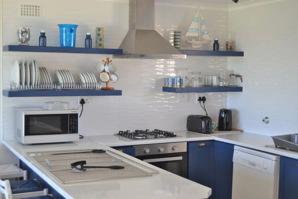 Hermanus Beach Club - St Tides House 19