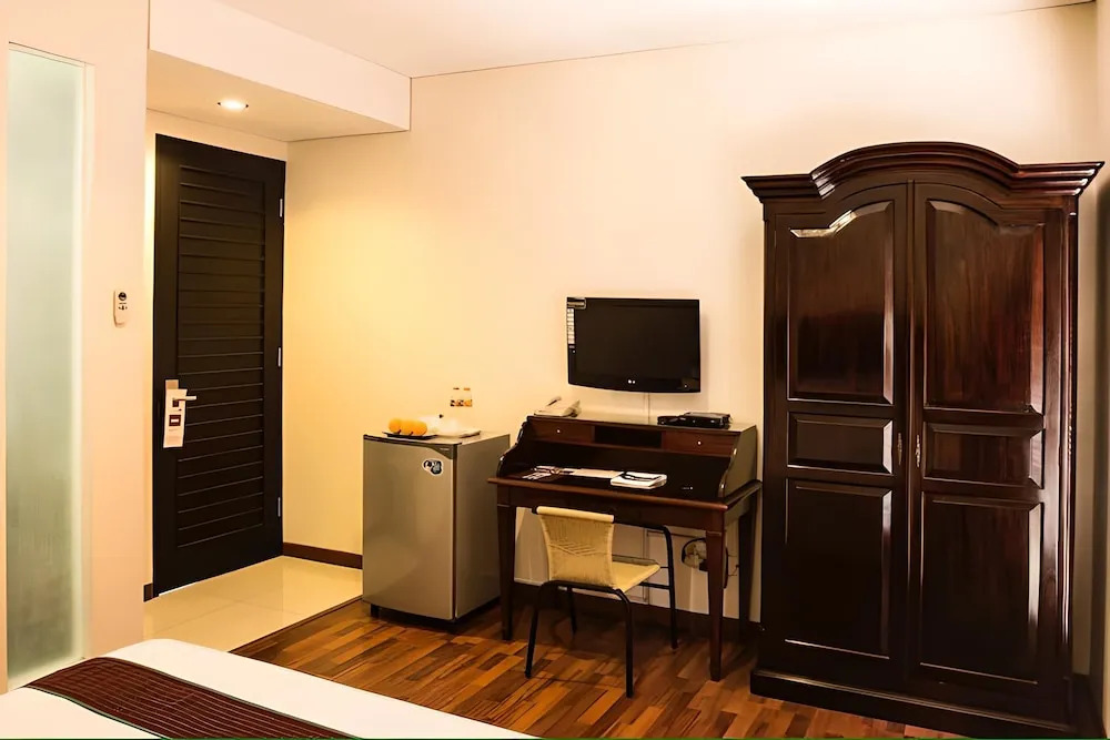Kyriad Pejaten Suites