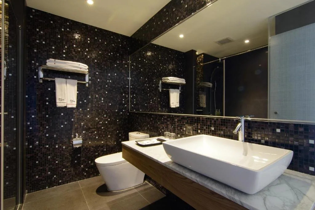 Grand Crystal Hotel