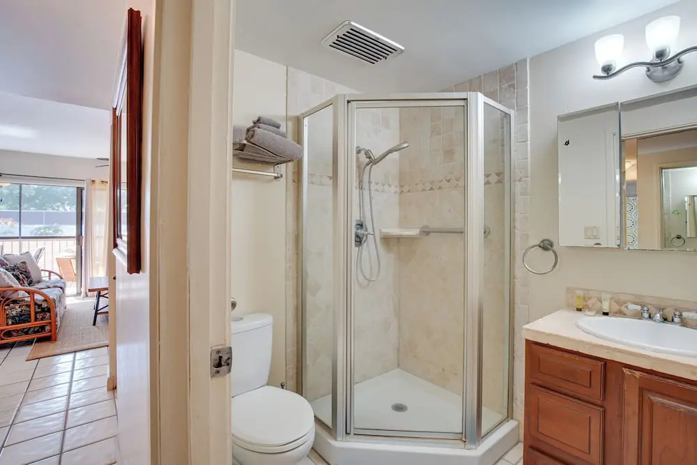 Centrally Located Kailua-kona Condo w/ Lanai!