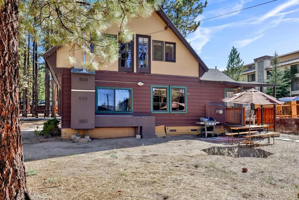 Jus’ Restin Village Retreat | Steps to Big Bear Village, Dining & Shops