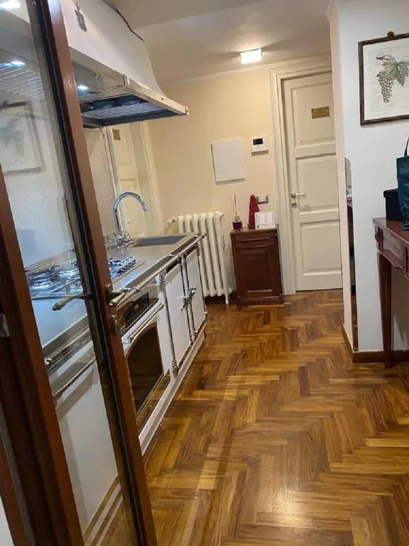 Regal House Roma Capucci 6