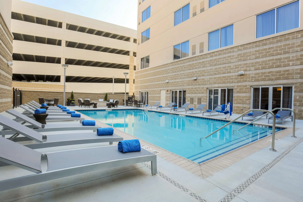 DoubleTree by Hilton Evansville