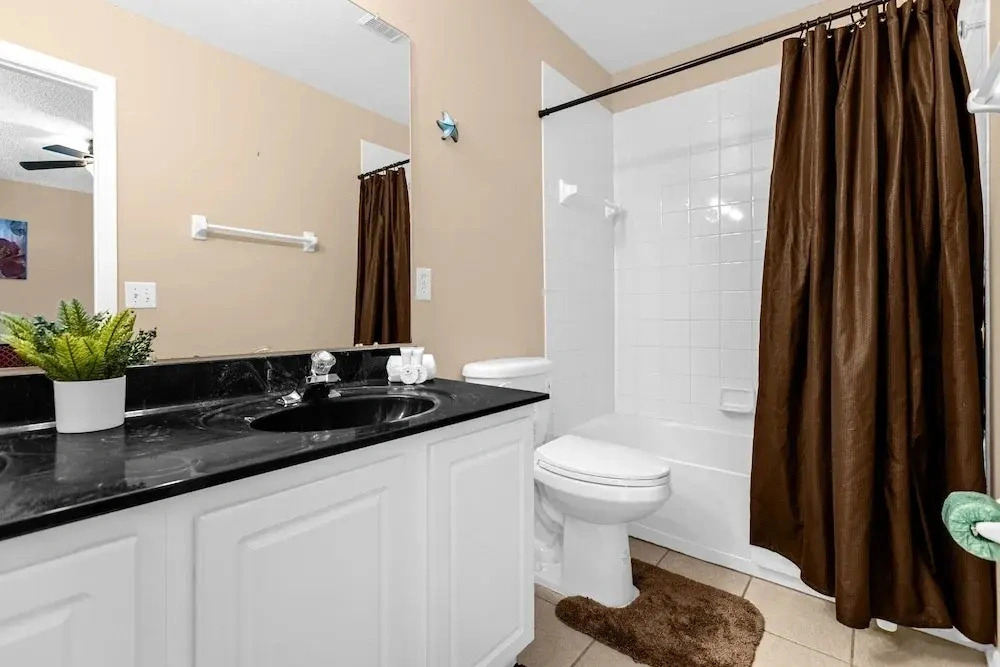 Upstay Home w Pool Hot Tub Patio - Pet Friendly