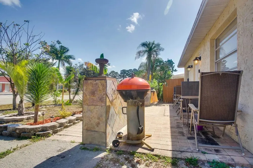 Charming Home w/ Patio Near Vanderbilt Beach