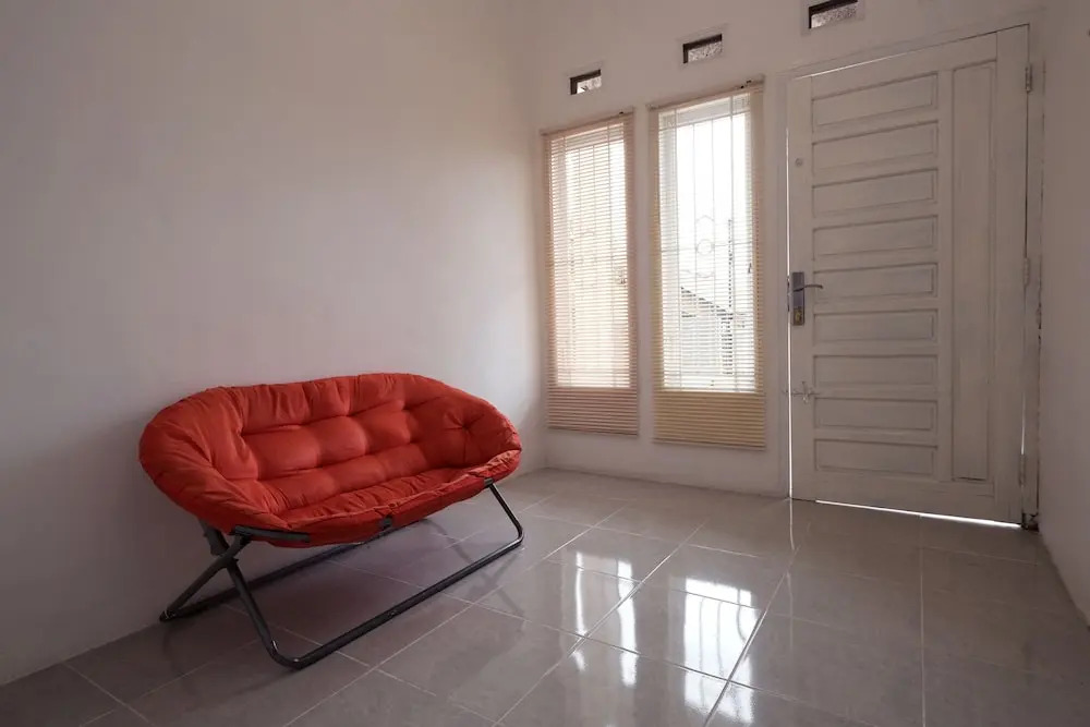 OYO 2551 Dewi Residence 2