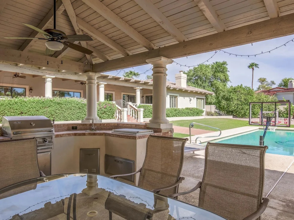 New Listing! Expansive W/ Pool & Spa 5 Bedroom Home