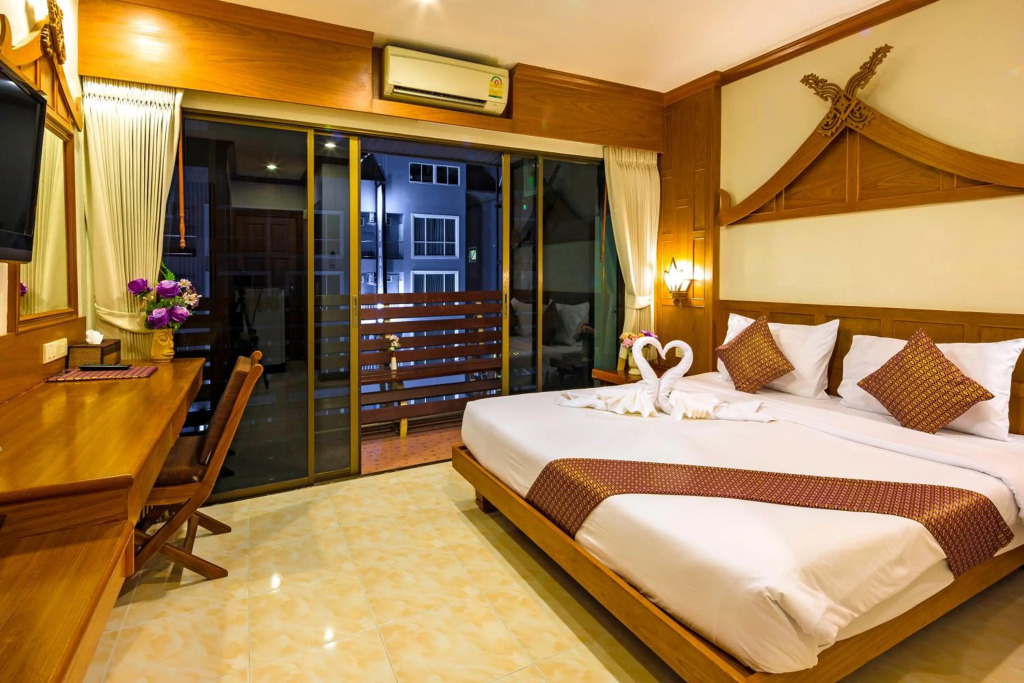 Отель Patong Heaven