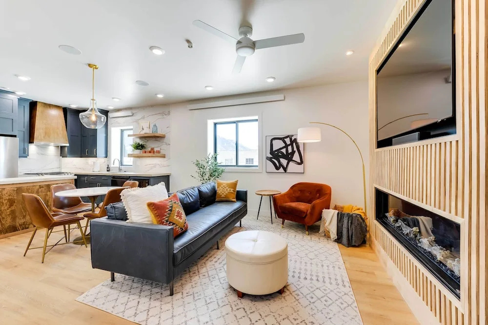 The Lofts on 89 Condo - 5 Miles to Salt River!