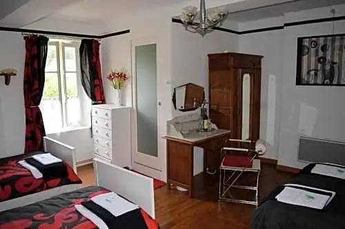 Le Pont de la Pierre Vintage B&B