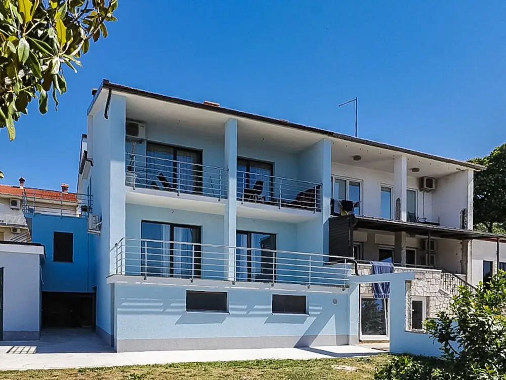 Spacious Apartment in Pula With Terrace