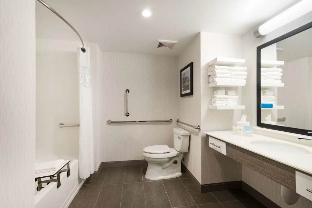Hampton Inn & Suites Miami Wynwood Design District, FL