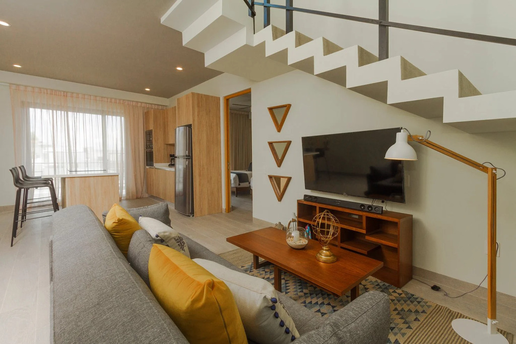Entire modern apartment | 2 min walk to the beach | private rooftop pool