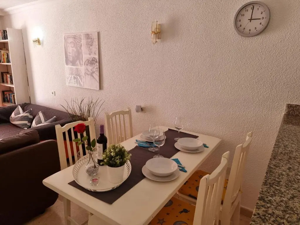 Casa Teide, ground floor Apartment Parque Santiago 1, heated pool, 100 m to sea and beach, wifi