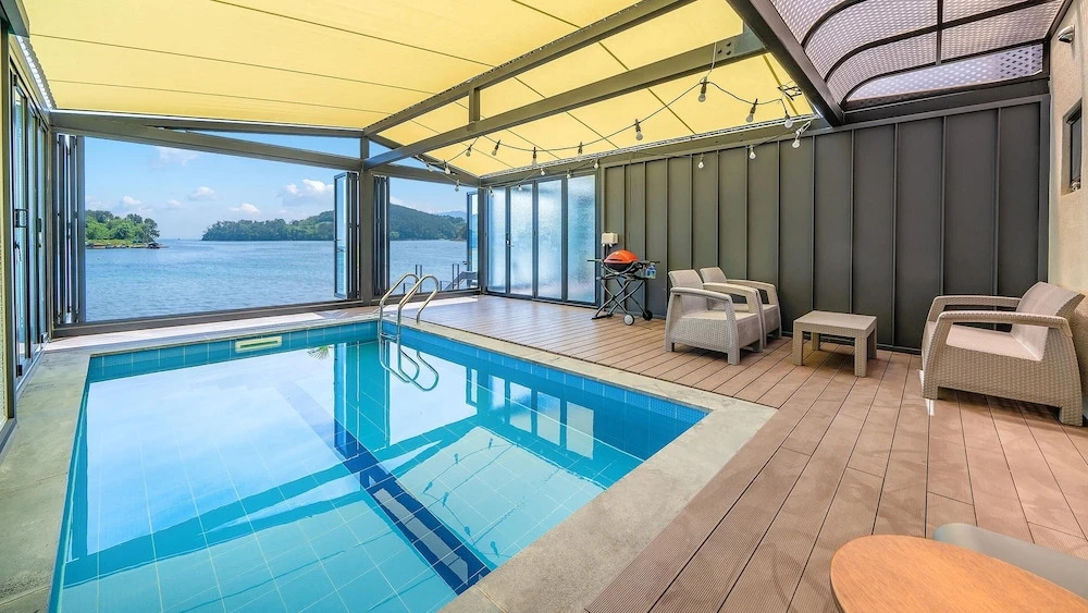Changwon 055 PoolVilla