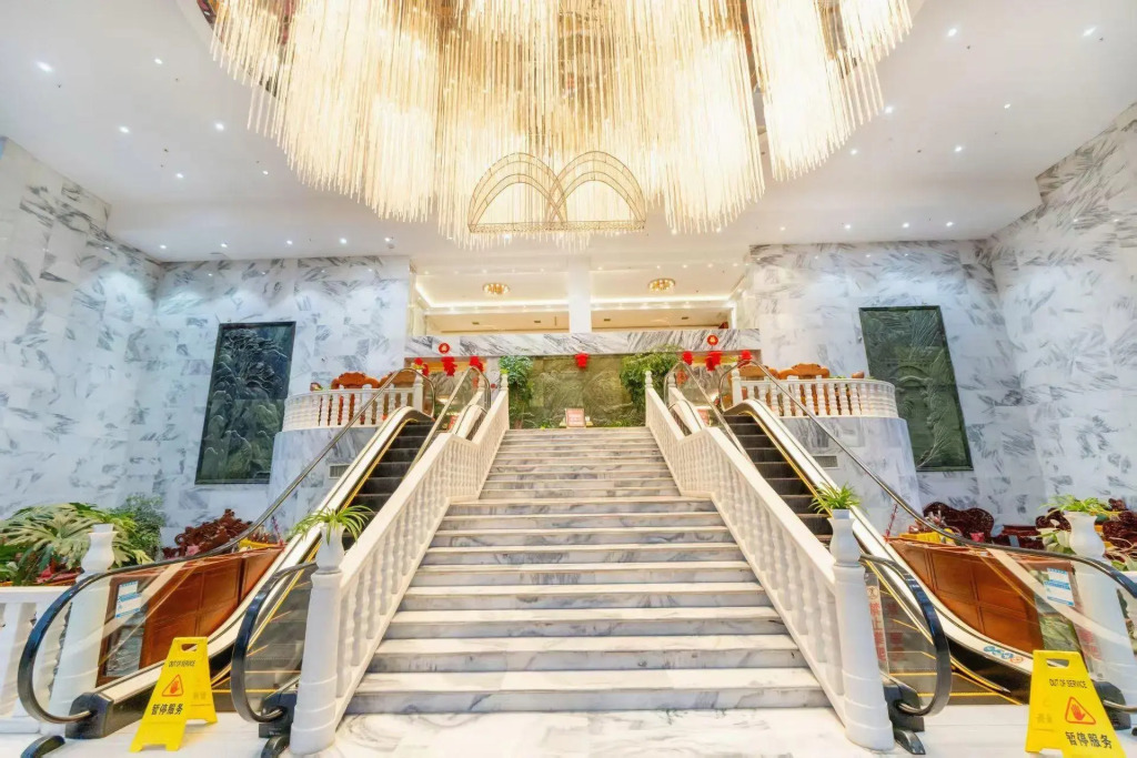 Xuanwei Meihuan Hotel