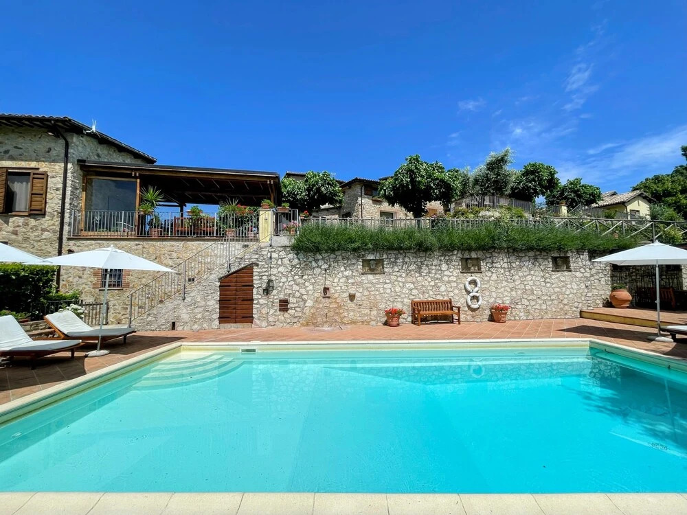 Vicolo - Sleeps 5 With air Con, Wifi, Balcony for Dining and Pool