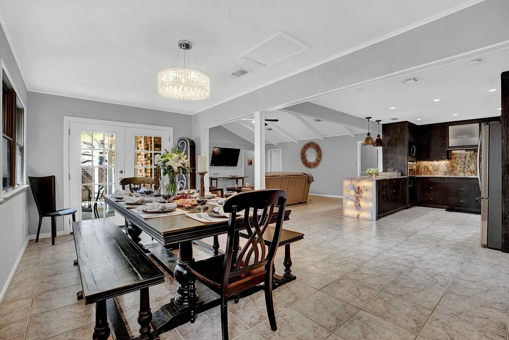 Stunning Home W/firepit&grill